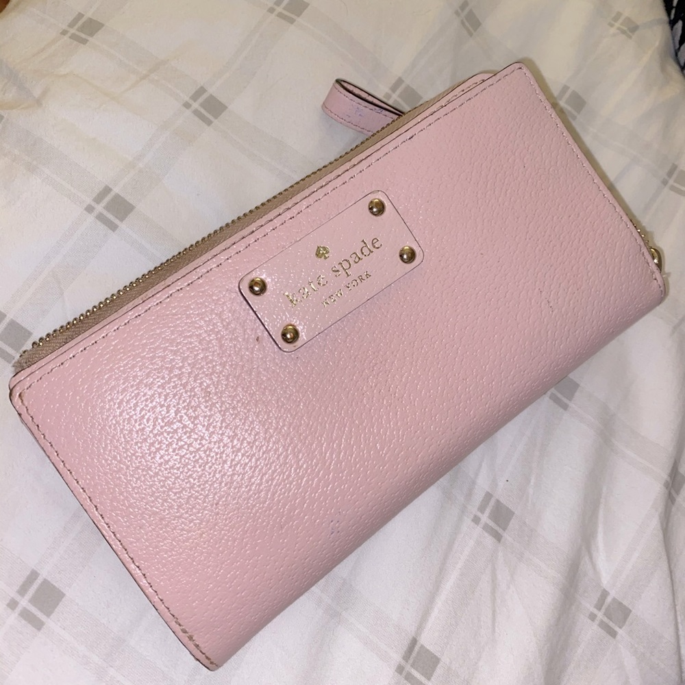 Kate spade ♠️ wristlet Pre-owned